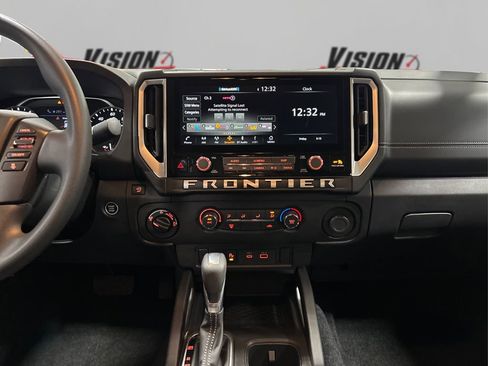 Used 2025 Nissan Frontier SV image 19