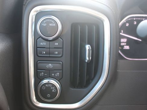 Used 2021 GMC Sierra 1500 SLE w/ X31 Off-Road Package AWD/4WD image 47