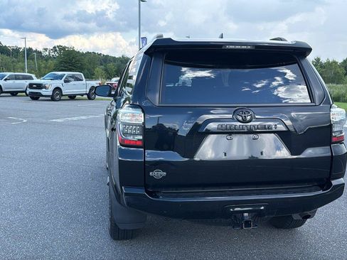 Used 2024 Toyota 4Runner SR5 Premium w/ Moonroof Package AWD/4WD image 8