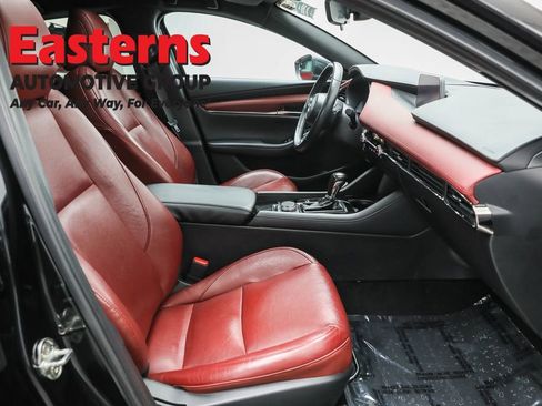 Used 2021 MAZDA MAZDA3 s image 26