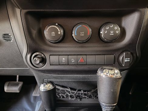 Used 2015 Jeep Wrangler Unlimited Sport w/ Quick Order Package 24S image 20