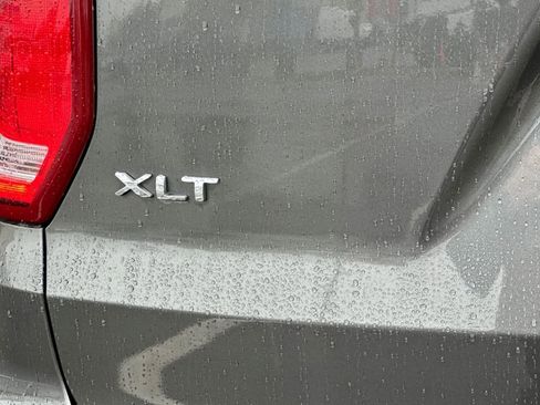 Used 2018 Ford Explorer XLT w/ Equipment Group 202A image 30