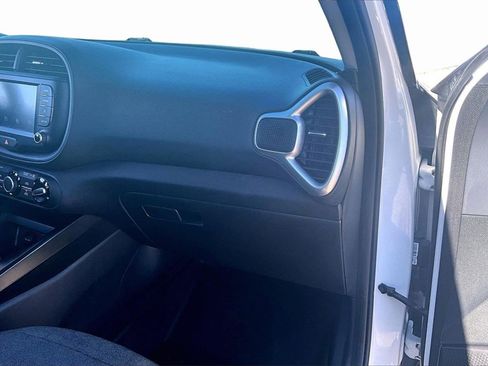 Used 2020 Kia Soul S image 16