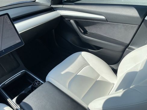 Used 2021 Tesla Model 3 Standard Range Plus image 24