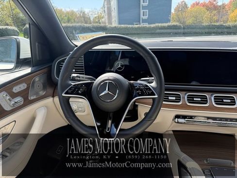 Certified 2025 Mercedes-Benz GLS 450 4MATIC image 15