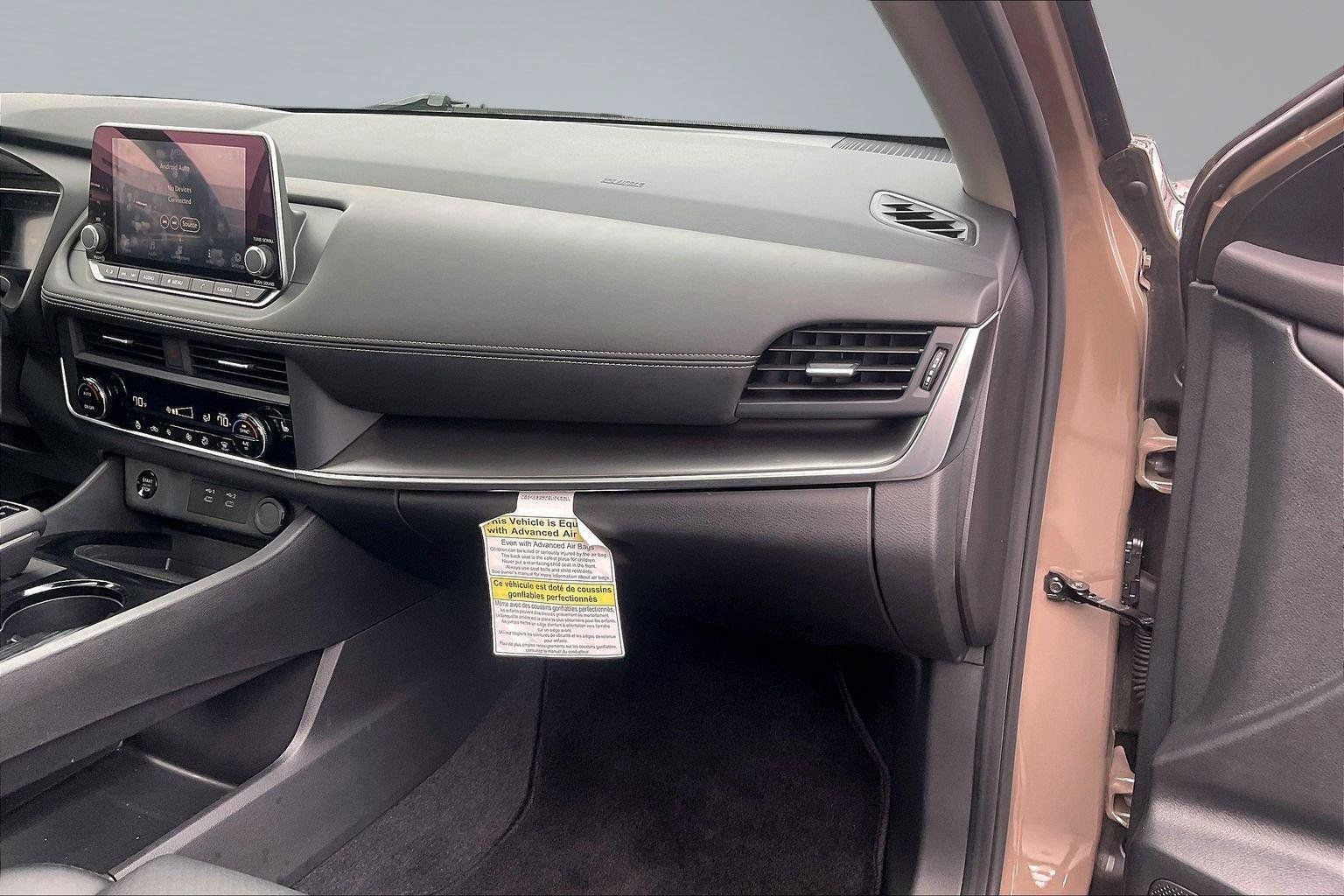 Certified 2024 Nissan Rogue SV w/ SV Premium Package AWD/4WD image 18