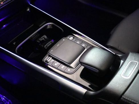 Used 2023 Mercedes-Benz GLB 250 4MATIC image 31