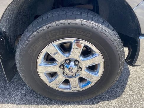 Used 2014 Ford F150 XLT w/ XLT Chrome Package RWD image 9