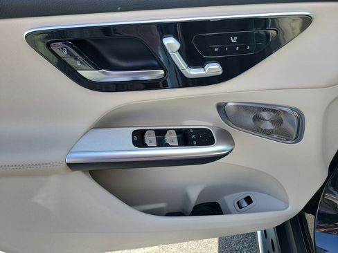 Certified 2025 Mercedes-Benz GLC 300 image 18