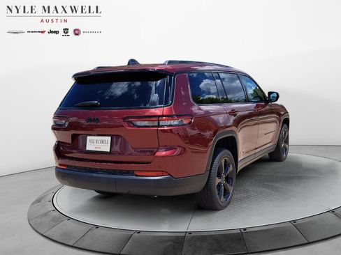 New 2025 Jeep Grand Cherokee L Limited w/ Black Appearance Package image 5