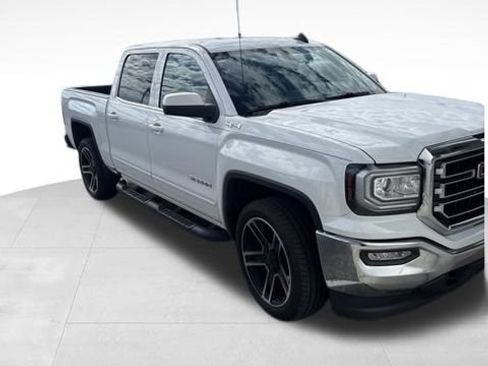 Used 2018 GMC Sierra 1500 SLE w/ Black Pack AWD/4WD image 5