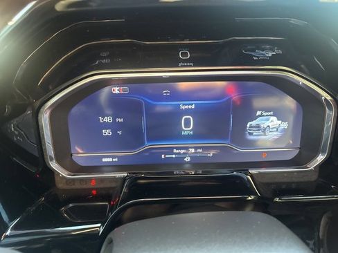 Used 2025 Chevrolet Silverado 1500 ZR2 w/ Technology Package image 11