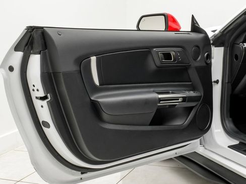 Used 2022 Ford Mustang Shelby GT500 w/ Carbon Fiber Track Pack image 38