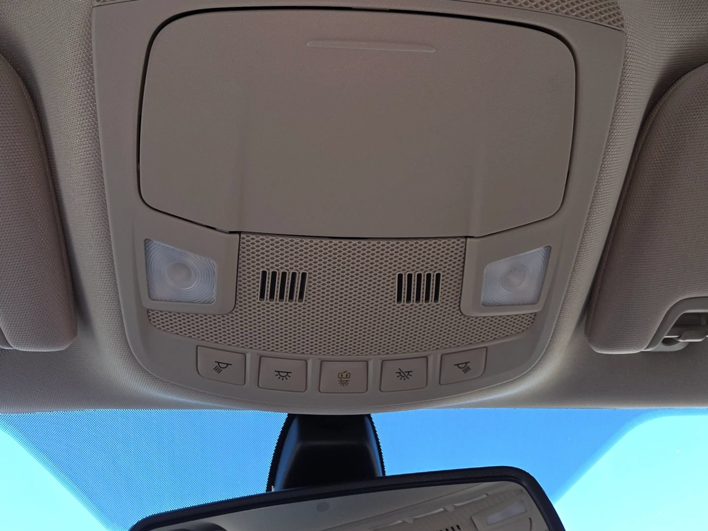 Used 2020 Ford Fusion SE FWD image 20