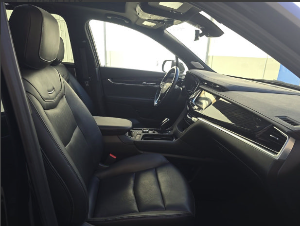 Used 2025 Cadillac XT6 Premium Luxury FWD image 14