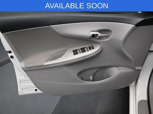 Used 2013 Toyota Corolla LE image 10