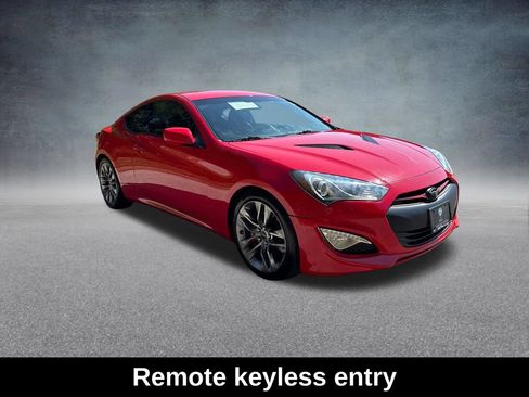 Used 2013 Hyundai Genesis 3.8 RWD image 9