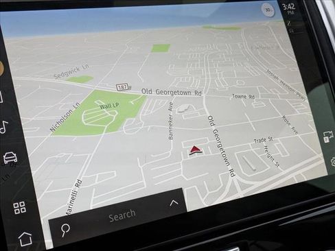 Certified 2025 Land Rover Discovery S image 13