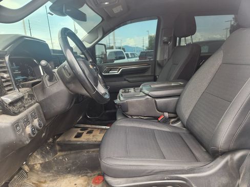 Used 2024 Chevrolet Silverado 2500 LT w/ Convenience Package AWD/4WD image 3