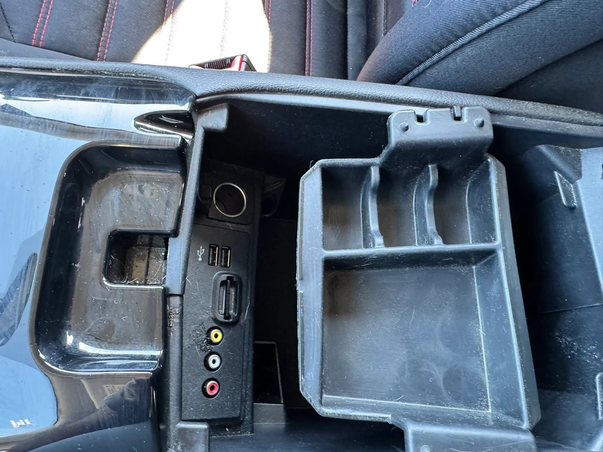 Used 2015 Ford Fusion SE FWD image 28
