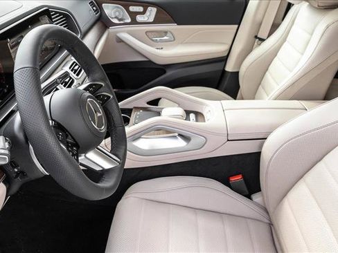 New 2026 Mercedes-Benz GLS 450 4MATIC image 11
