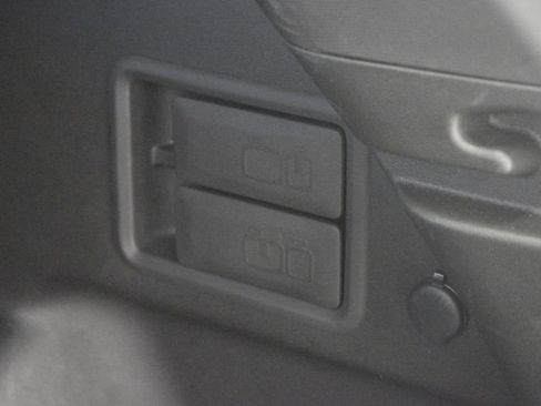 Used 2020 Chevrolet Equinox LT image 27