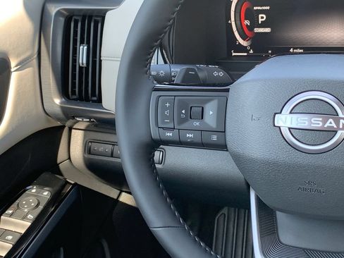 New 2026 Nissan Pathfinder SL w/ SL Premium Package FWD image 10