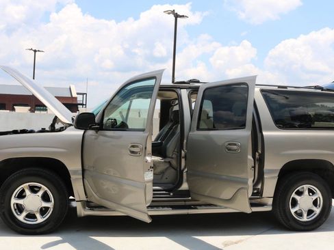 Used 2001 GMC Yukon XL Denali AWD/4WD image 72