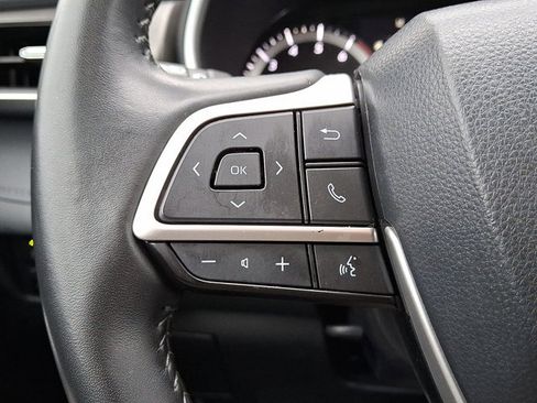 Used 2024 Toyota Highlander XLE image 19