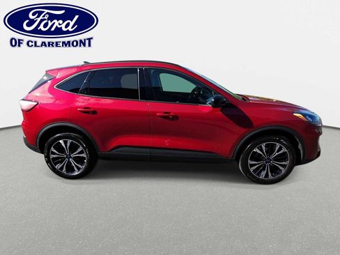 Used 2022 Ford Escape SE w/ SE Sport Appearance Package AWD/4WD image 9