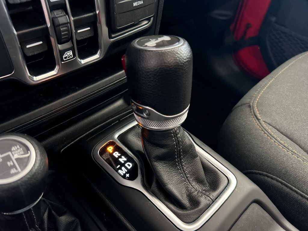 Used 2024 Jeep Wrangler Unlimited Sahara AWD/4WD image 25