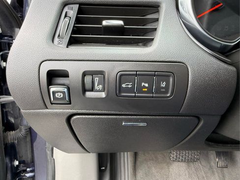Used 2018 Chevrolet Impala Premier w/ Premier Confidence Package FWD image 23