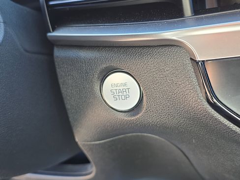 Certified 2025 Kia Sorento S image 30