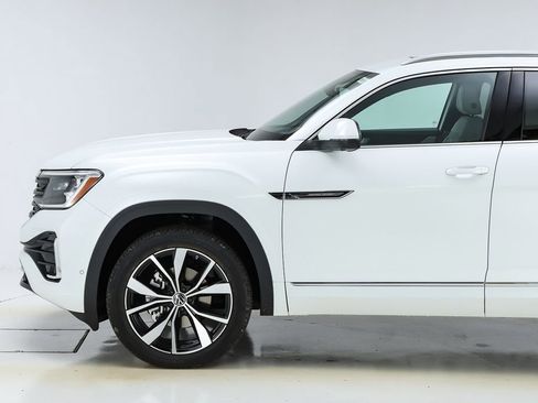 New 2026 Volkswagen Atlas Cross Sport SEL Premium R-Line image 3