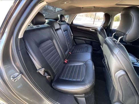 Used 2013 Ford Fusion SE image 18