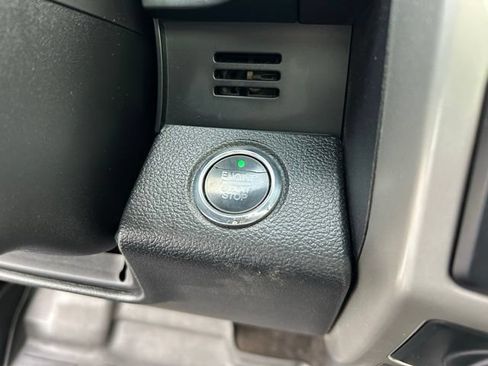 Used 2018 Ford F150 Lariat w/ Equipment Group 502A Luxury AWD/4WD image 32