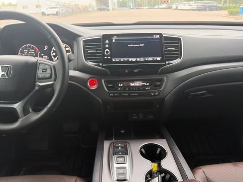 Used 2025 Honda Ridgeline RTL image 17