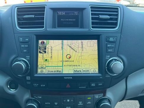 Used 2012 Toyota Highlander Limited w/ Tow Pkg AWD/4WD image 17