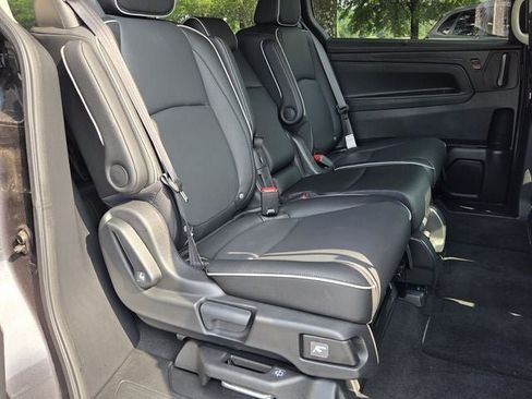 Certified 2026 Honda Odyssey Touring image 16