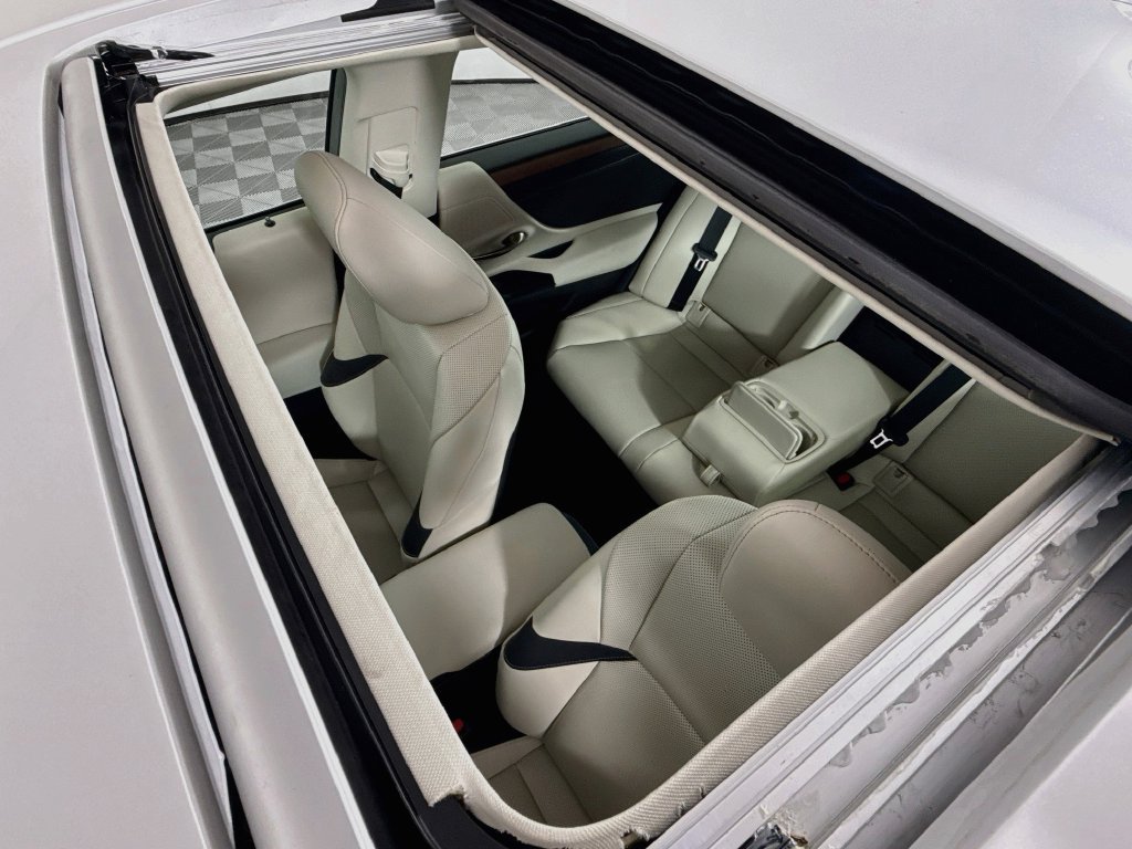 Certified 2025 Lexus ES 300h w/ Premium Package FWD image 22