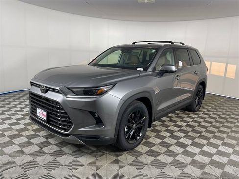 New 2026 Toyota Grand Highlander AWD image 2