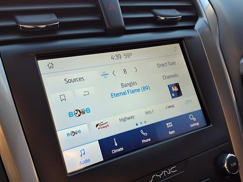 Used 2020 Ford Fusion SE image 20