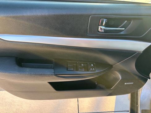 Used 2011 Subaru Outback 2.5i Limited image 24