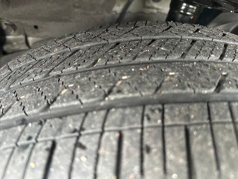 Used 2024 Nissan Pathfinder Platinum image 16