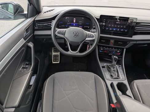 Used 2025 Volkswagen Jetta Sport FWD image 16