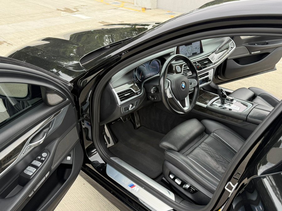 Used 2018 BMW 750i xDrive AWD/4WD image 10