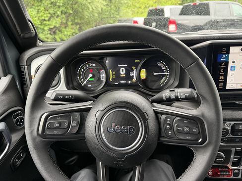 Used 2025 Jeep Wrangler Unlimited Sport S 4xe AWD/4WD image 20
