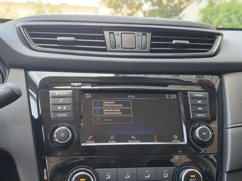Used 2020 Nissan Rogue S FWD image 14