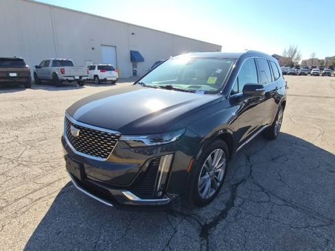 Used 2023 Cadillac XT6 Premium Luxury w/ Technology Package image 12