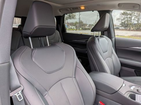 New 2026 INFINITI QX60 Luxe image 38